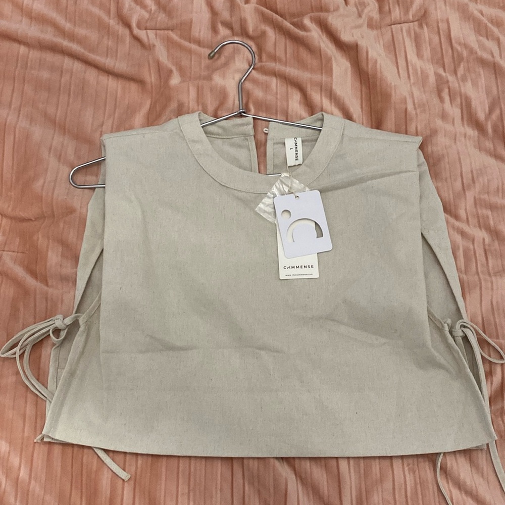 Linen crop, padded shoulder top